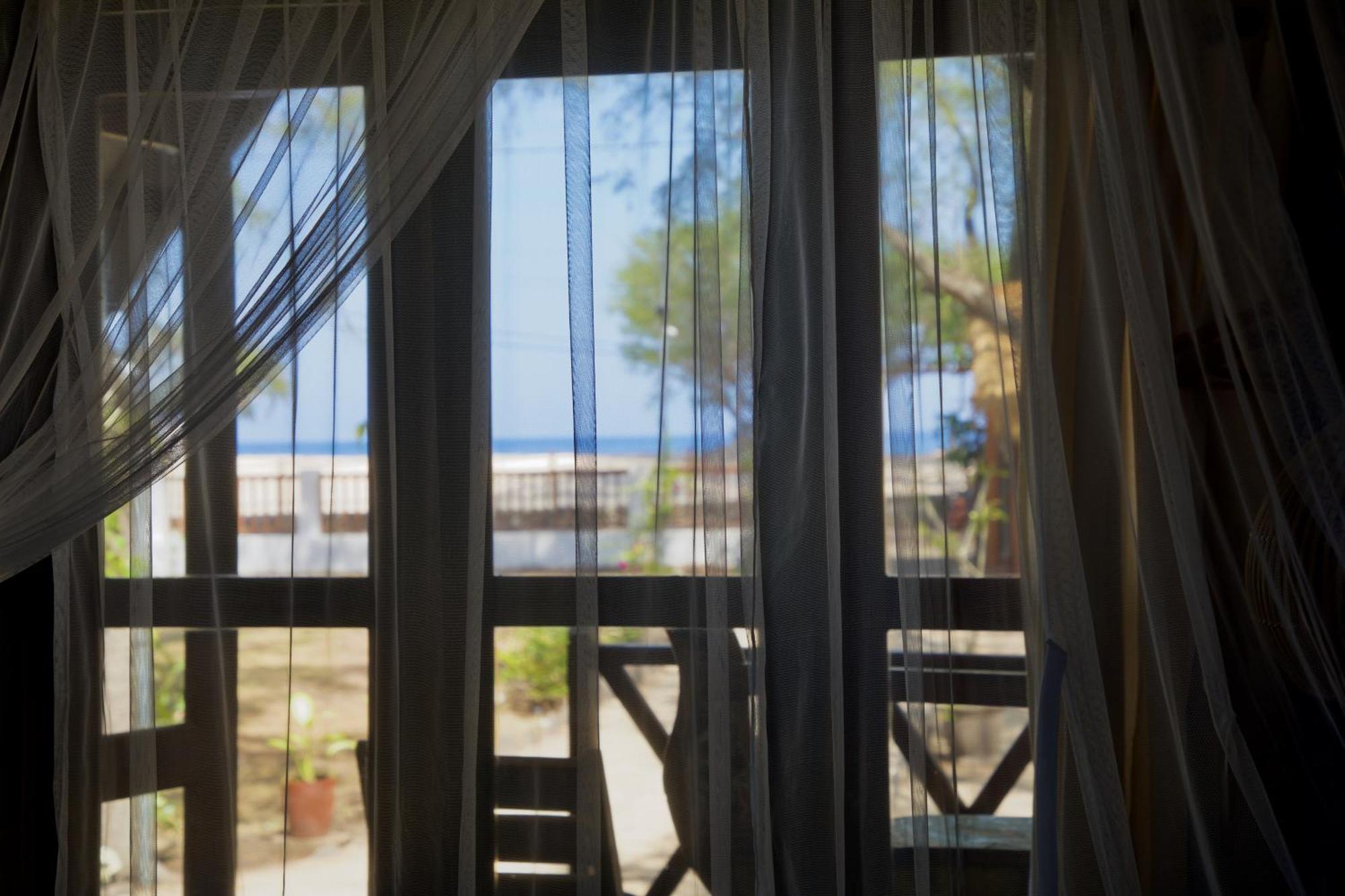 Villa Sunset Beach ギリ・トラワンガン エクステリア 写真