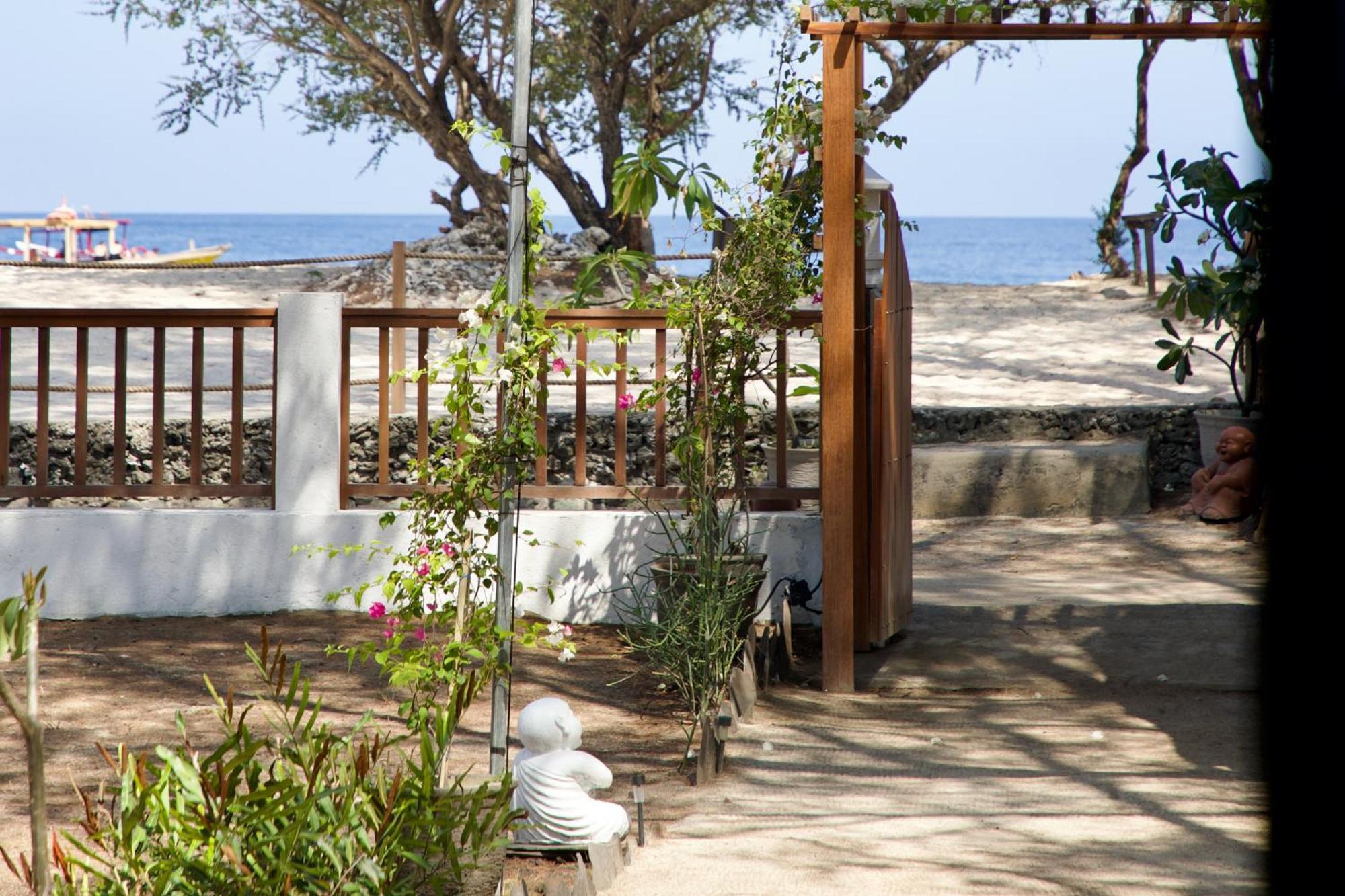 Villa Sunset Beach ギリ・トラワンガン エクステリア 写真